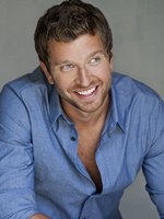 Brett Eldredge tops the country charts for fourth time