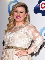 Kelly Clarkson to guest judge on American Idol in February