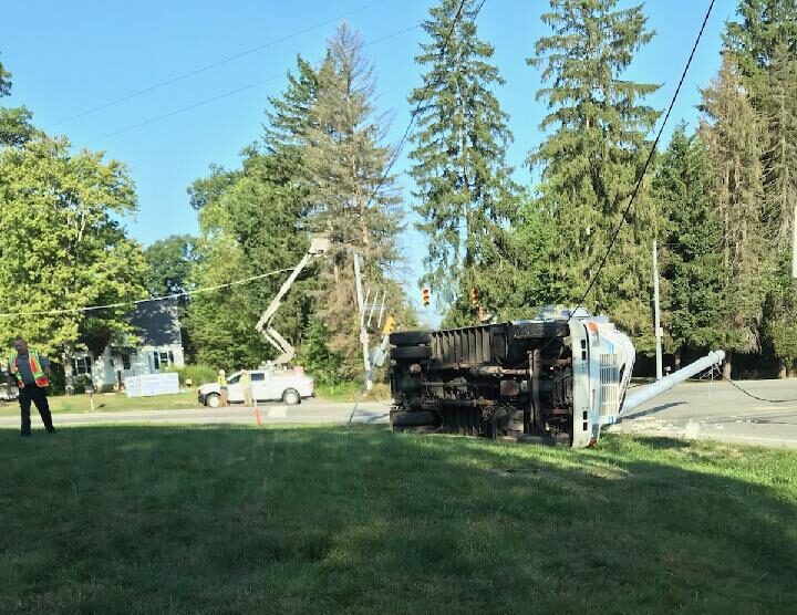 Route 8 South Closed Due To Box Truck Accident